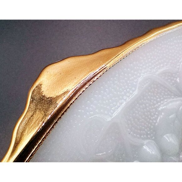 Milk Glass Serving Bowl Anchor Hocking Grape Harvest Gold Edge Pedestal Vintage - Picture 7 of 15